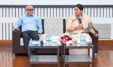 Union Minister - Smriti Irani Takes Classes at IIM Udaipur