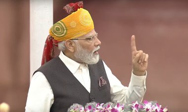 Narendra Modi Extends Independence Day Greetings, Encourages Nation's Pursuit of Development Goals